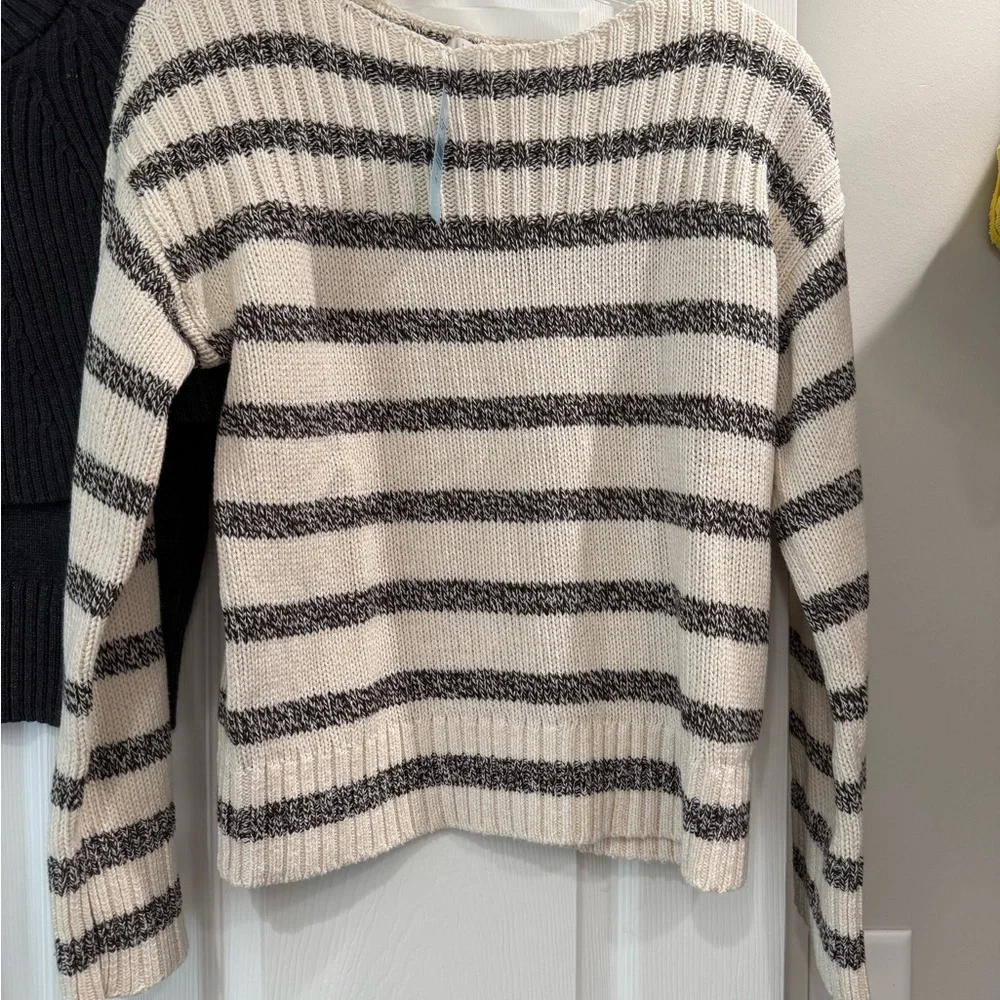 NWT Loft Lot Of 4 Women’s Size 4 S/M Ankle Pants, Crochet Dress, Sweaters NEW - Picture 3 of 14